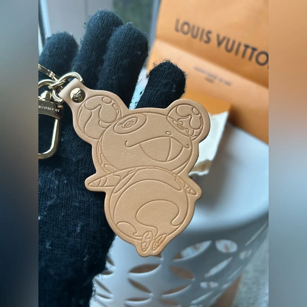Louis Vuitton X Murakami Porte Cles Panda Key Ring + Panda LV collectible card - Picture 5 of 16